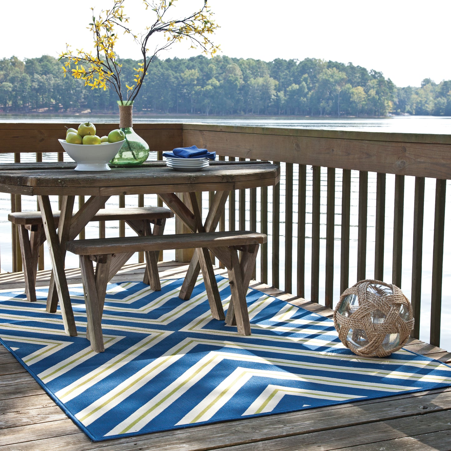 Riviera Blue Ivory Transitional Geometric Indoor/Outdoor Rug