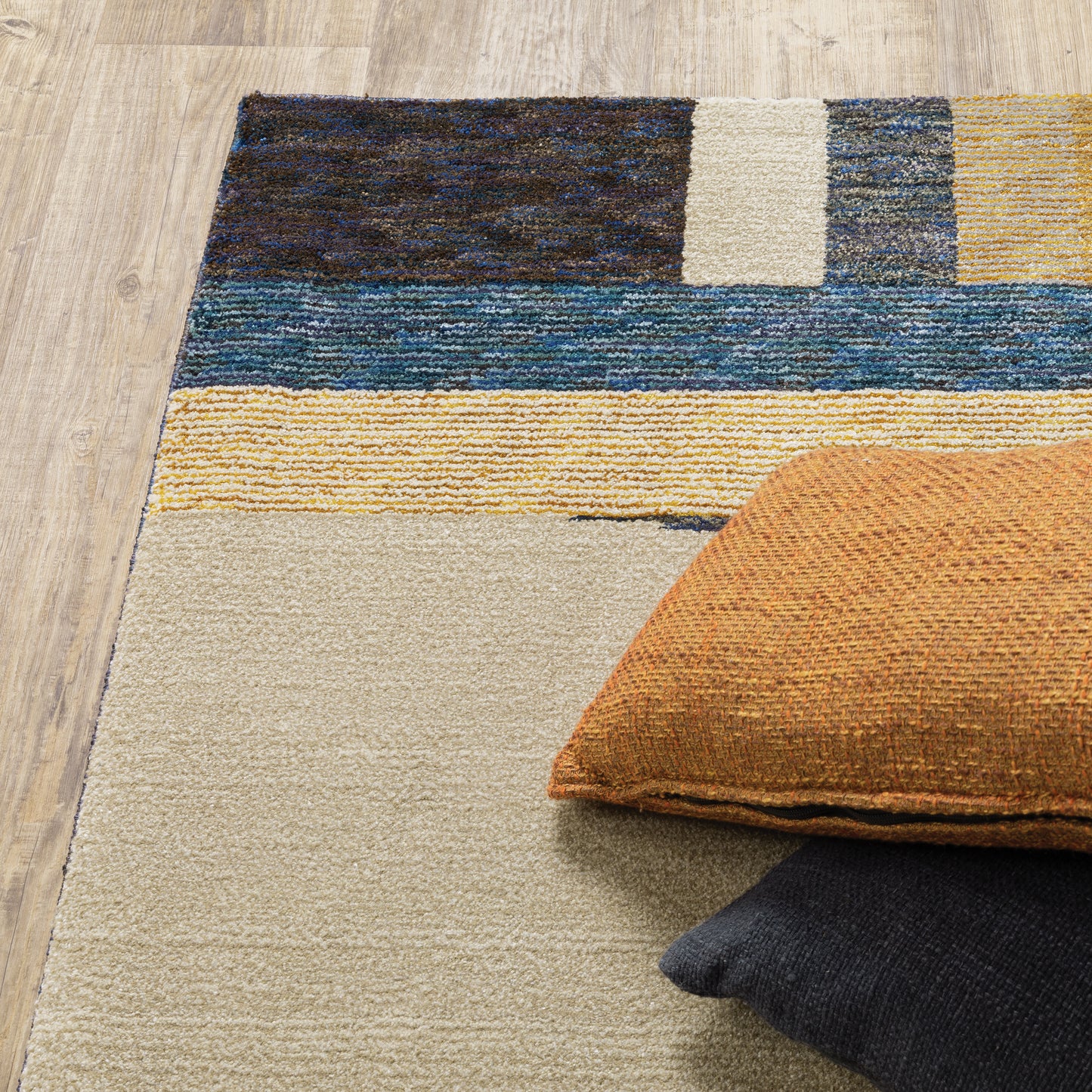 Strada Gold Blue Modern & Contemporary Geometric Indoor Rug