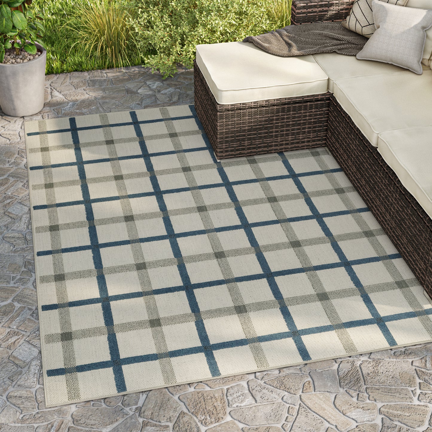 Torrey Light Grey Blue Casual Geometric Indoor/Outdoor Rug