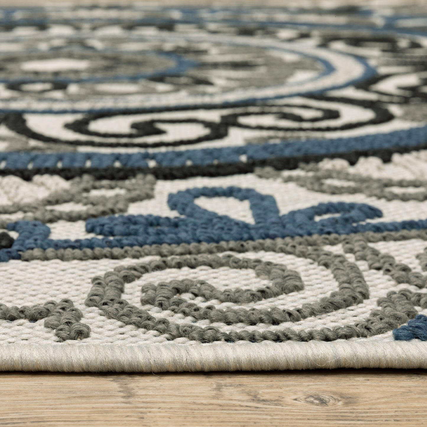 Torrey Light Grey Blue Bohemian Medallion Indoor/Outdoor Rug