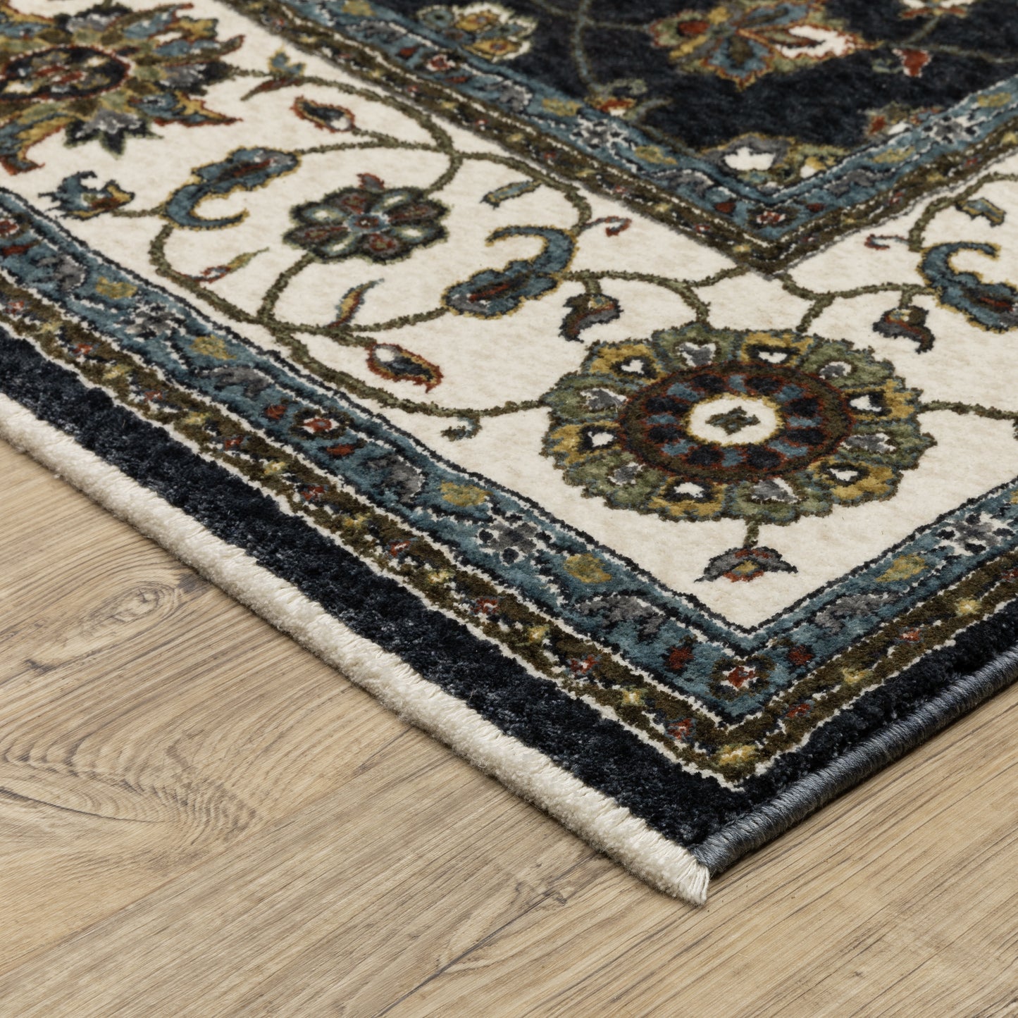 Vivian Blue Ivory Traditional Oriental Indoor Rug